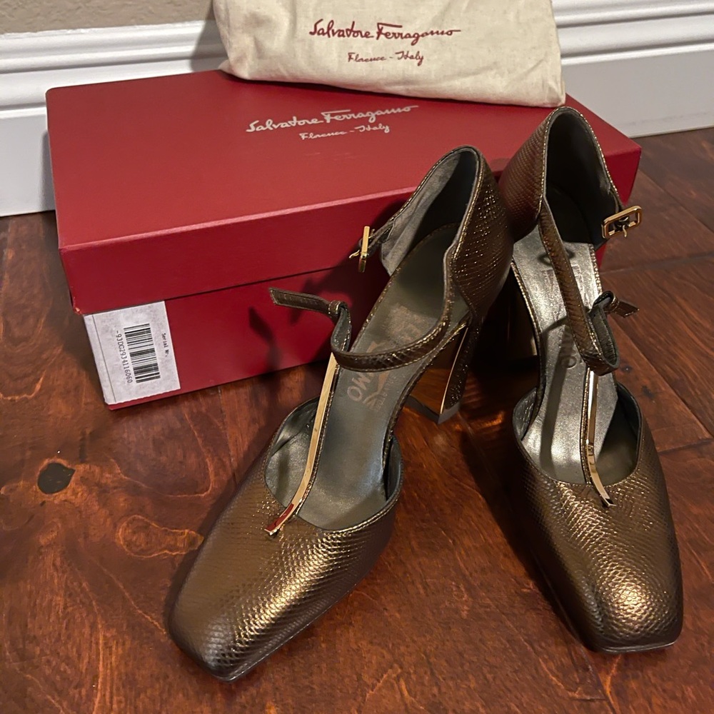 Salvatore Ferrgamo Francisca Pumps